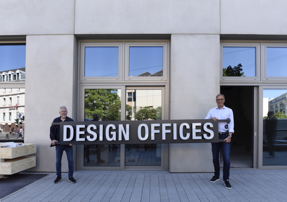 Design-Offices-Gründer Michael O. Schmutzer hat den CEO-Posten an Dr. Joachim Gripp übergeben. Abbildung: Design Offices