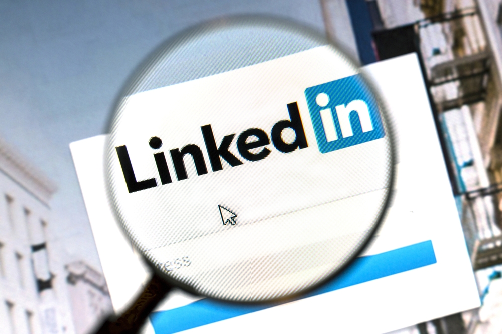 Vernetzung mit den richtigen Partnern auf LinkedIn kann zur Neukundengewinnung gut funktionieren. Abbildung: AdobeStock/Ingvar Bjork