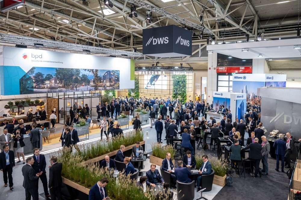 Besucher- und Ausstellerzahlen der Expo Real in München haben fast wieder das Niveau von 2019 erreicht. Abbildung: Thomas Plettenberg/Messe München GmbH