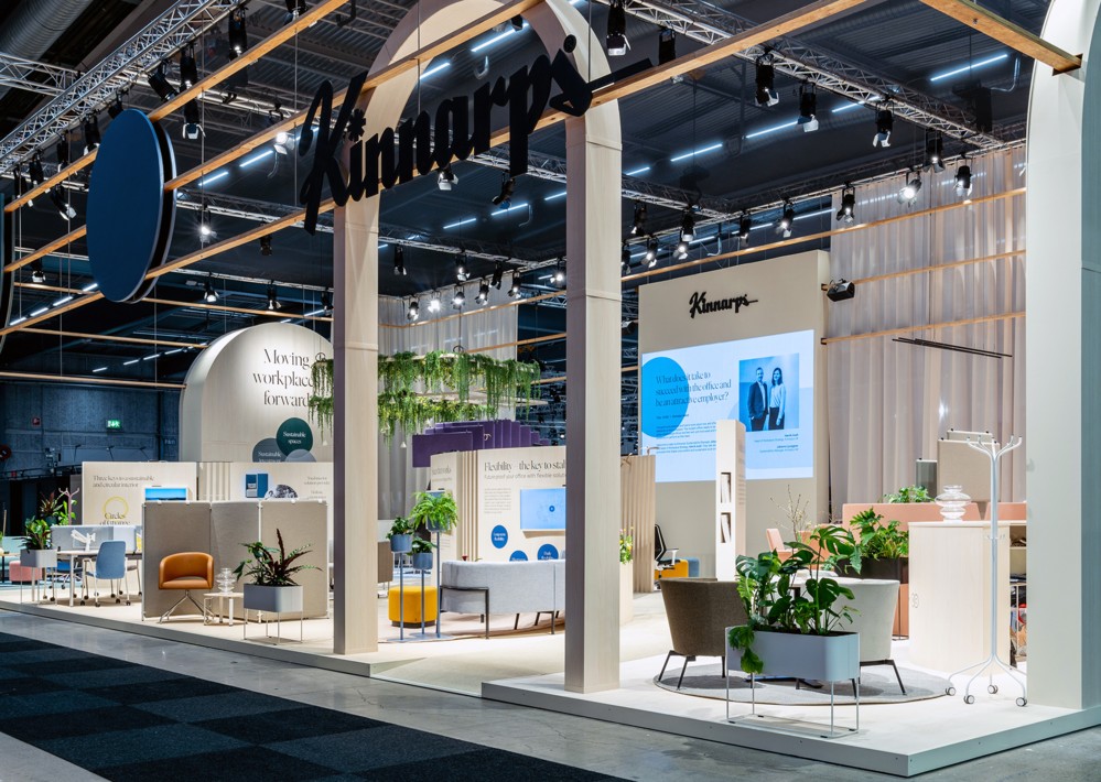 Die Kinnarps-Gruppe zeigte auf der Stockholm Furniture Fair 2023 viele neue Lösungen aller ihrer Marken. Abbildung: Kinnarps