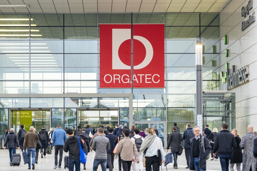 Circa 50.000 Fachbesuchende fanden den Weg nach Köln zur Orgatec 2024. Abbildung: Koelnmesse GmbH, Orgatec