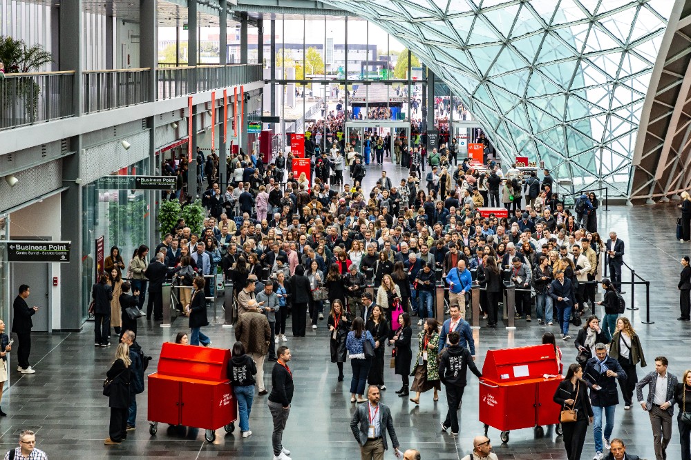 302.548 Besucher zählte die 63. Edition der Mailänder Designwoche Salone del Mobile Milano 2025. Abbildung: Giulia Copercini