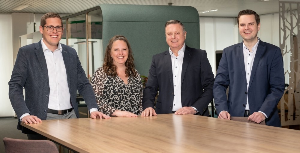 Die Geschäftsführung der Eßer Office Group: Tobias Mandt, Anne Mandt, Andreas Eßer und Christoph Eßer (v. l. n. r.). Abbildung: Eßer Office GmbH
