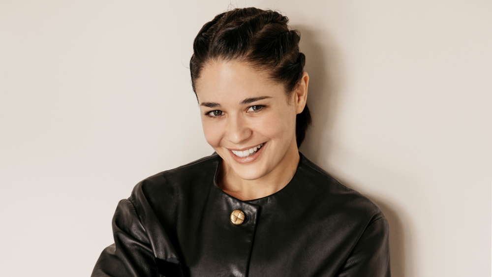 Designerin Katty Schiebeck hat das Interior Design & Architecture Hub in Halle 3.1 auf der Ambiente 2026 in Frankfurt am Main gestaltet. Abbildung: Messe Frankfurt Exhibition GmbH, Studio Katty Schiebeck