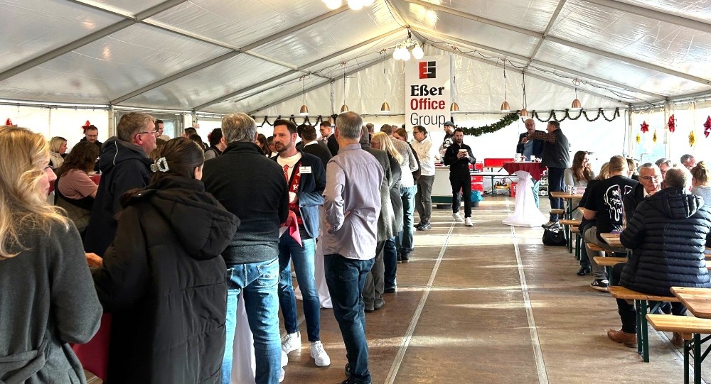 Der traditionelle Jahresabschluss der Eßer Office Group mit Mitarbeitenden, Kunden und Partnern. Abbildung: Eßer Office GmbH