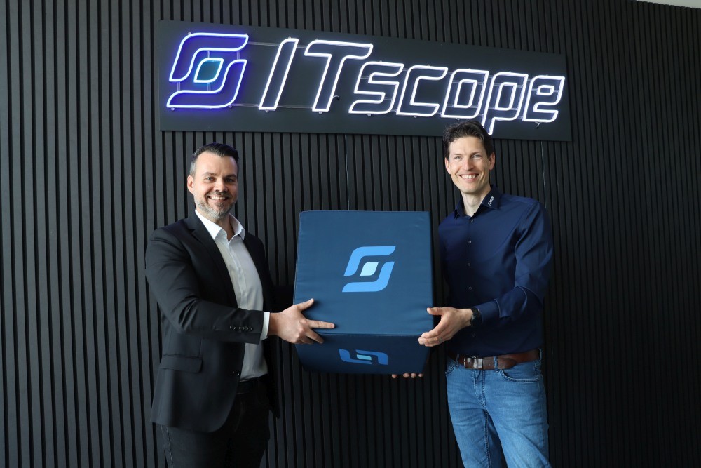 Der neue CEO Dr. Oliver Charles und der ITscope-Mitgründer Benjamin Mund (rechts). Abbildung: ITscope