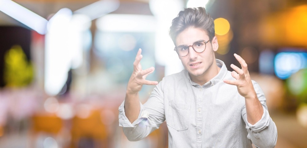 Wenn Verkäufer lange auf Feedback zu Angeboten warten, kann leicht der Eindruck entstehen, geghosted zu werden. Abbildung: Krakenimages.com, Depositphotos