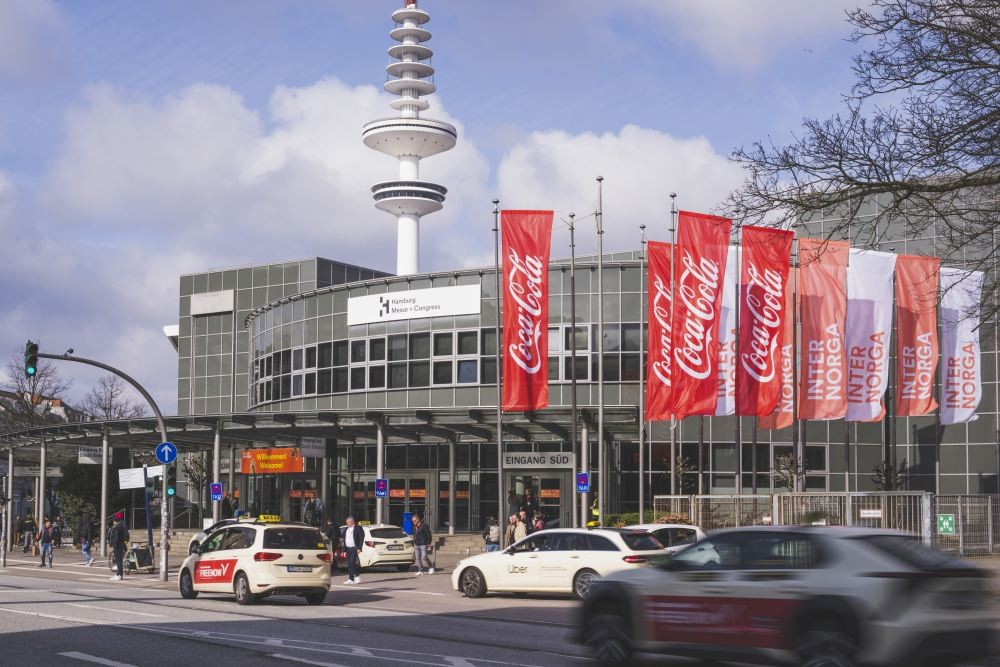 Auf der Internorga 2026 waren zahlreiche Unternehmen der Office-Branche als Aussteller. Abbildung: Hamburg Messe und Kongress, René Zieger