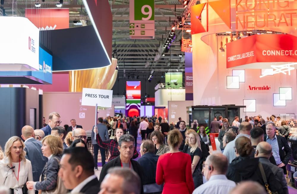 Die Orgatec 2026 präsentiert unter anderem zwei Sonderschauen zu den Themen sinnlicher Begegnung sowie Arbeit und Spiel. Abbildung: Koelnmesse GmbH