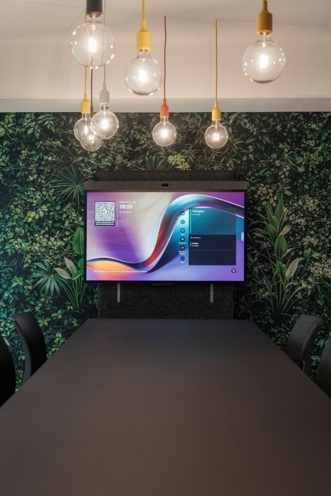 Ricoh und Designfunktion haben Meetingraum-Module entwickelt, in denen Möbel, Raum und Technik aufeinander abgestimmt sind. Abbildung: Ricoh