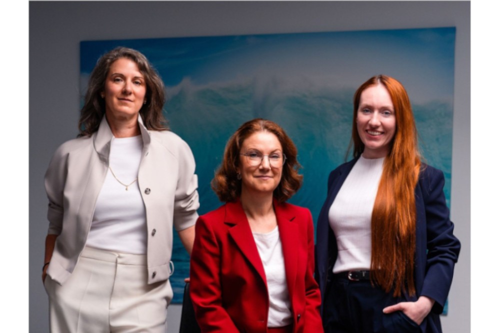 Neues Führungstrio bei Nobix: Cornelia Kühling (Mitte), Sandra Prusakow (li), Kimberly Stocker (re). Abbildung: Nobix, Ludmilla Parsyak