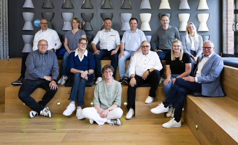 Das Nordanex-Team. Obere Reihe v. l.: Carsten Segelken, Christin Wittkopf, Dominik Becker, Matthias Bäumer, Christian Weiss, Jana Kückelhaus-Scholz. Untere Reihe v. l.: Andreas Kirchner, Caroline Rumey, Claudia Lohr, Heiko Hübner, Karina Meyer, Christof Rösch. Abbildung: Nordanex