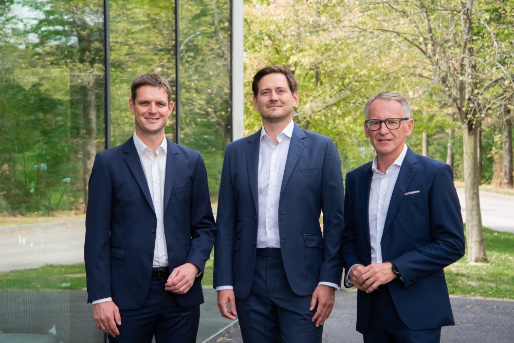 Daniel Erlinger, Patrick Toifl und Manfred Huber bilden gemeinsam die neue Geschäftsführung der BGO Holding GmbH. Abbildung: Bene GmbH/Claudia Kappl